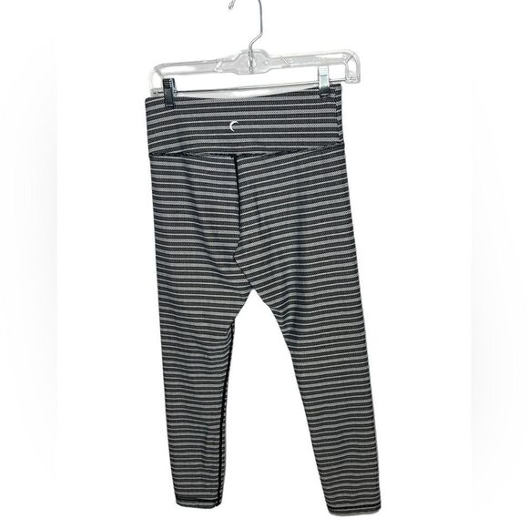 Zia Adrenaline & Deluxe 7/8 Black Aztec Leggings size 6-8. - Picture 7 of 9